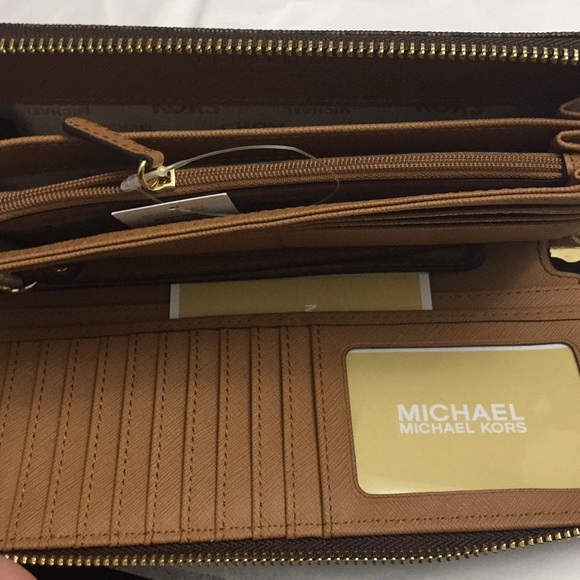 NWT Michael Kors MK Jet Set Monogram Wallet - Picture 6 of 8